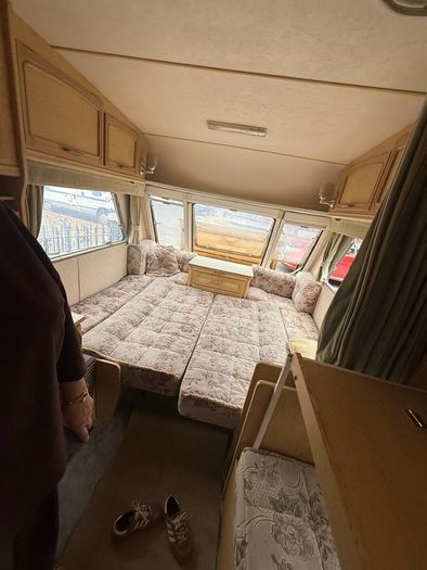 Abbey Gts Vogue 4 Birth Caravan
