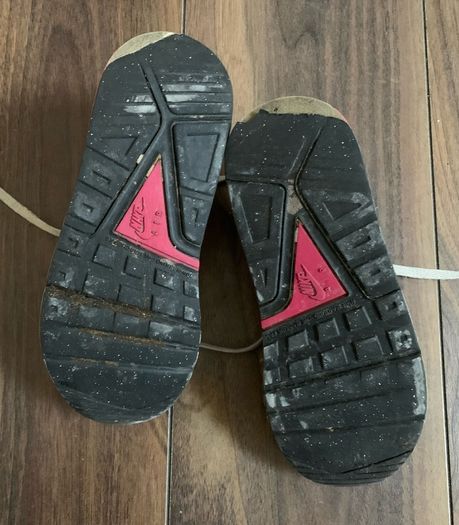 Girls Nike Air Max Shoes: Size 3