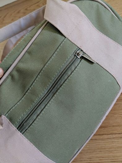 Hand bag with straps