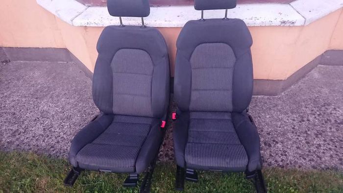 Audi a4 b7 sline bumper fog lamp grills. Spot lights double din GPS radio 3 spoke steering wheel armrest seats turbo glove box rear ashtray twin exhaust parts breaking
