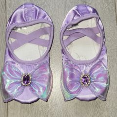 Girls shoes