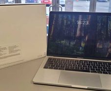 Apple MacBook Pro 13" A2159 Touch Bar 128GB SSD 8GB RAM 1.4GHz Quad-Core i5