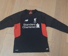 Liverpool goalkeeper jerseys Child x 2