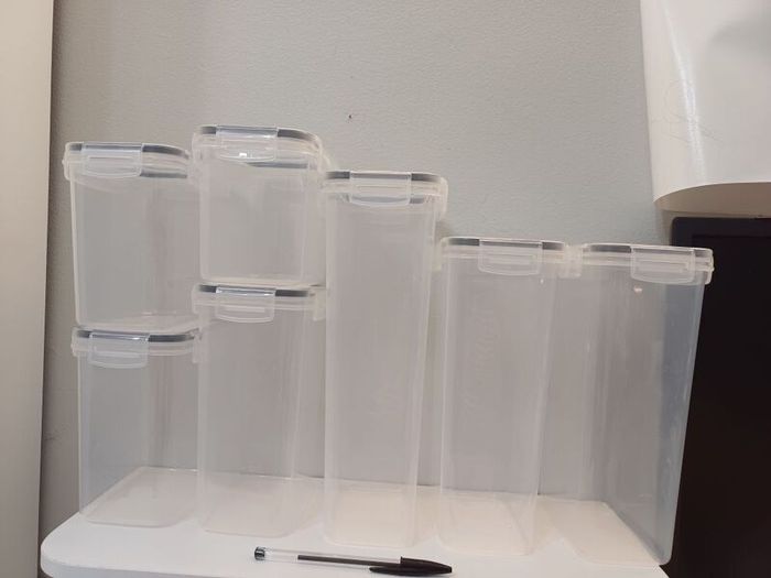 New Airtight Food Storage Containers. Assorted sizes