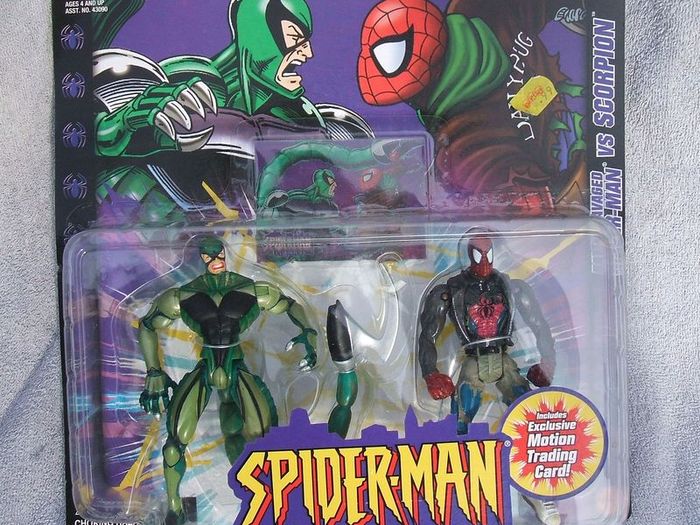 Battle Ravaged Spiderman vs Scorpion (Marvel Toybiz 2001) Spiderman Classics twin-pack figures (mint & boxed). FINAL PRICE REDUCTION
