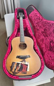 Taylor 517e Builder's Edition,  mint condition