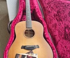Taylor 517e Builder's Edition,  mint condition