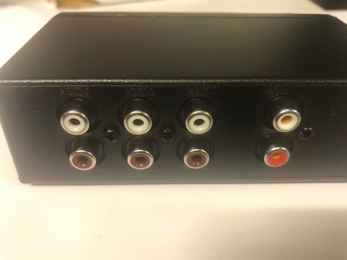 3-Way CD/AUX Stereo Switcher