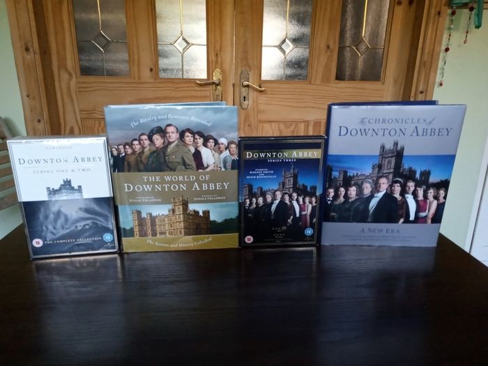 Downton Abbey season 1-3 + Season 1-3 Companion Books