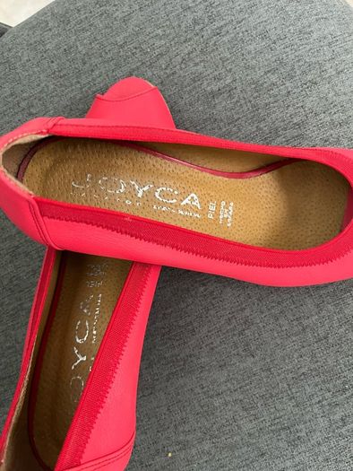 Ladies red  shoes medium heels As New