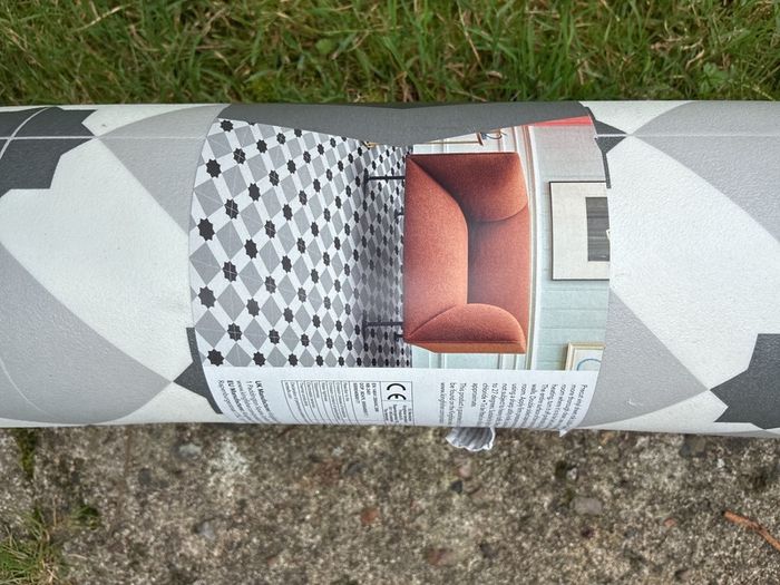 Beautiful Linoleum 2 rolls of 6M2 (12M2 total) new , under half price lino
