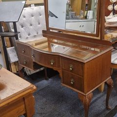 Dressing table