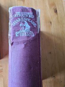 Large The Illustrated Stratford Shakespeare. By  Chancellor Press. LARGE VOLUME BOOK.