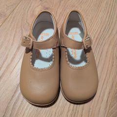 New toddler shoes size 22 (UK 5)