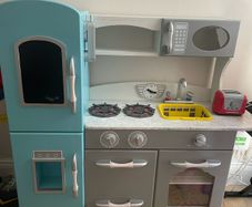 play kitchen