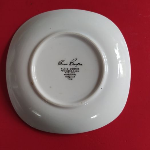 Susie Cooper /1967- 1968,trinket plate