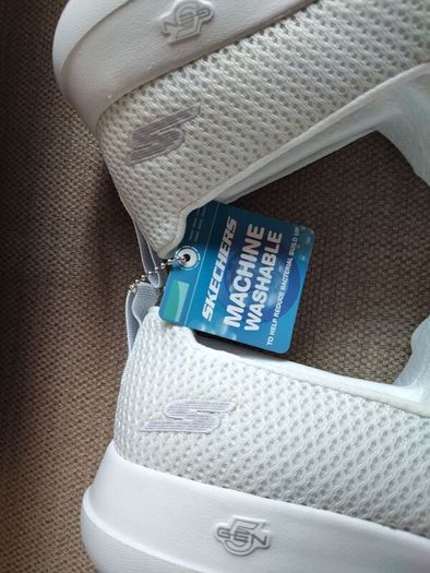 ladies Sketchers Slip On Trainers New With Box Machine Washable