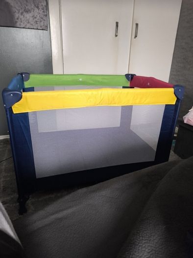 travel cot