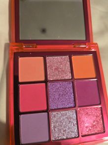 Huda Neon Pink Obsessions Palette