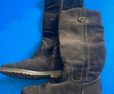 TOMMY HILFIGER Suede Boots in chocolate brown with TH logo