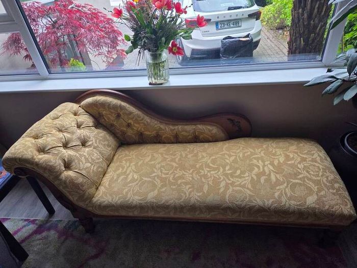 Chaise antique