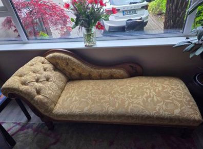 Chaise antique
