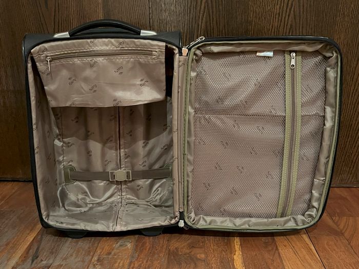 Oceanic suitcase