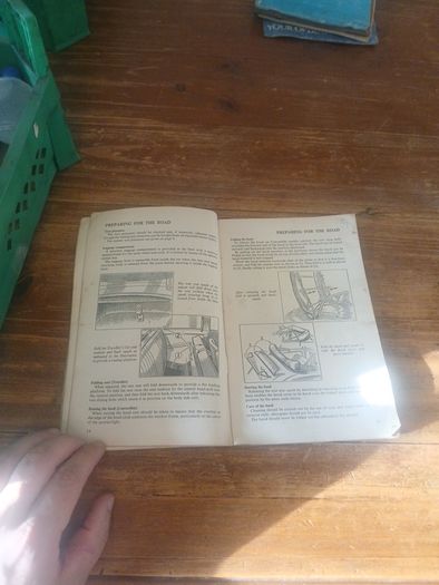 Morris Minor 1000 drivers handbook