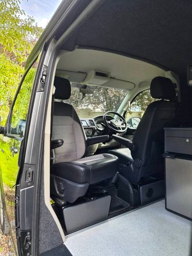 VW Transporter 5seats Automatic 4MOTION Immaculate