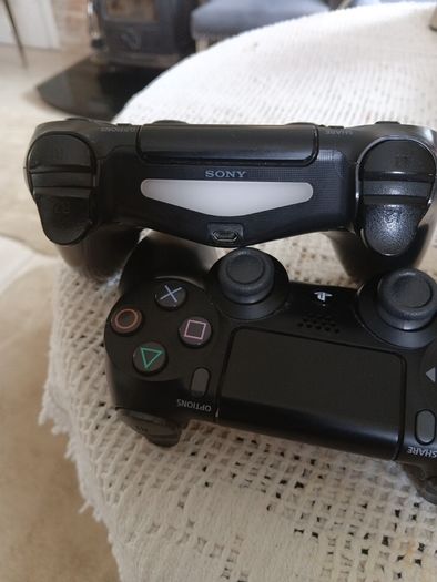 playstation 4 controllers