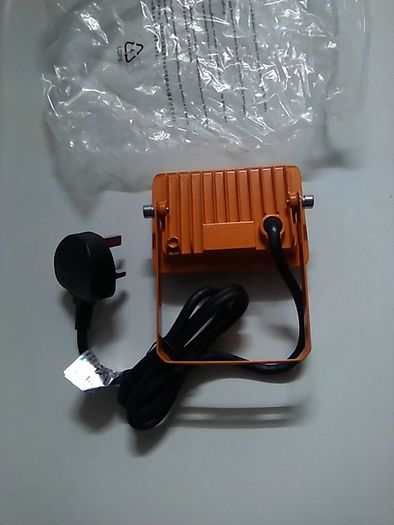 15W Floodlight with 13Amp plugtop