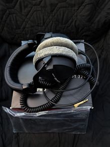 Beyerdynamic DT 770 PRO Closed-Back Studio Headphones - 250 Ohm