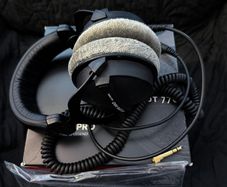 Beyerdynamic DT 770 PRO Closed-Back Studio Headphones - 250 Ohm