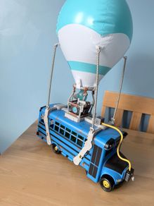 Fortnite Battle Bus