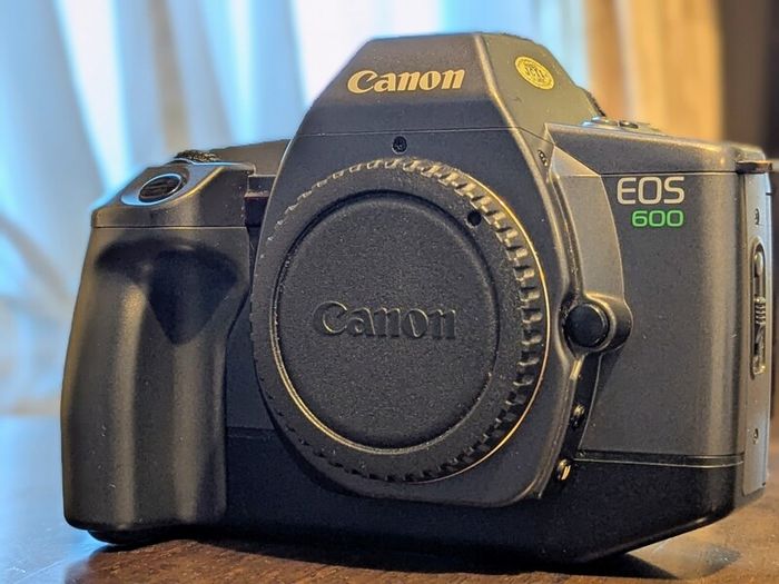 Canon EOS 600 35mm Film Camera (not 620 / 650)