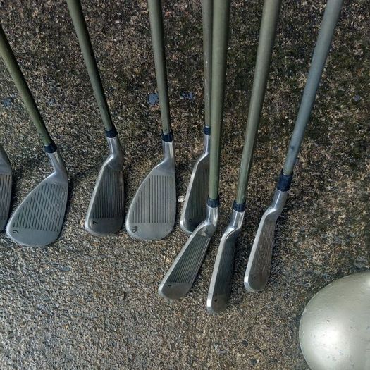 Mens macgregor golf clubs with  bag and trolley