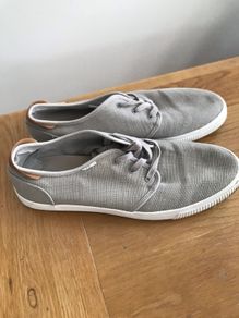 Toms sneakers