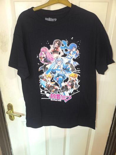 Hatsune miku anime t shirt size medium