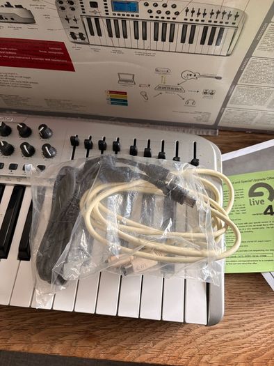 Maudio ozonic midi FireWire keyboard interface and controller