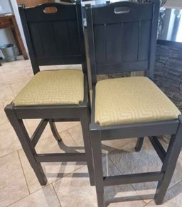Beautiful Island Chairs x 4