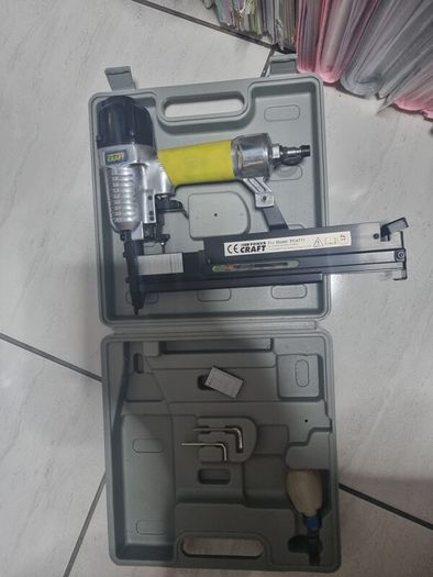 Air power staple gun
