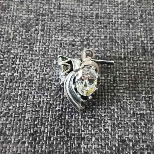 2x Silver earrings
