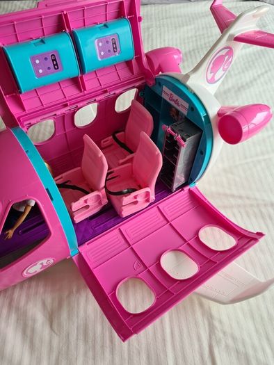 Barbie airplane and pilot Barbie