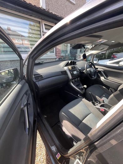 Newly serviced Toyota Verso 2016 106,000 km