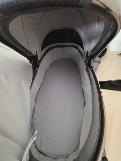 Egg 3 Bundle with Go Beyond 2 Car Seat