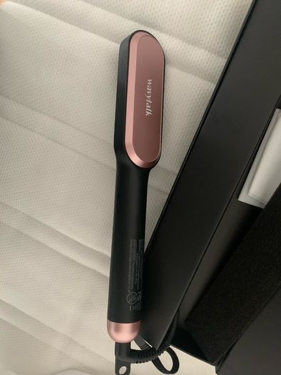 Wavytalk viral hair straightener brush