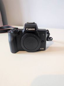 Canon M50