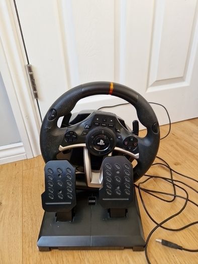 HORI racing wheel for ps4