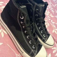 Girls shoes UK 4