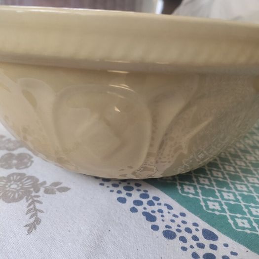 vintage mixing bowls